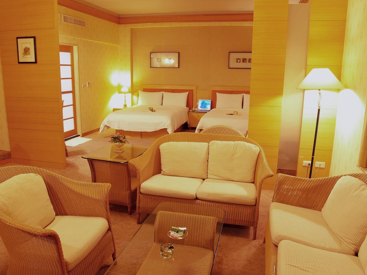 Park Motel Chiayi City Exterior photo