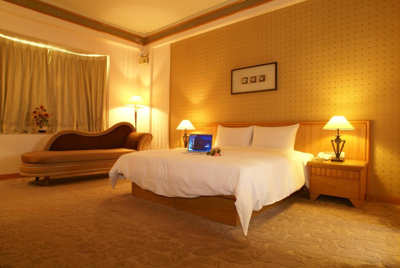 Park Motel Chiayi City Exterior photo