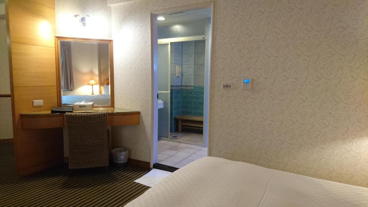 Park Motel Chiayi City Exterior photo